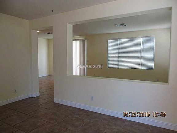 3rd image of 4420 Oberlander Ave