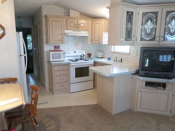 5th image of 47 Woods N Water Dr