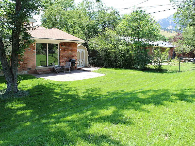 505 Hartford Dr — Photo 2