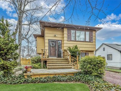 132 Lake Drive, Copiague, NY, 11726