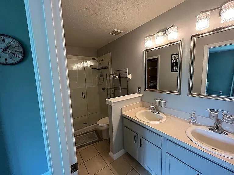 Master bedroom bathroom