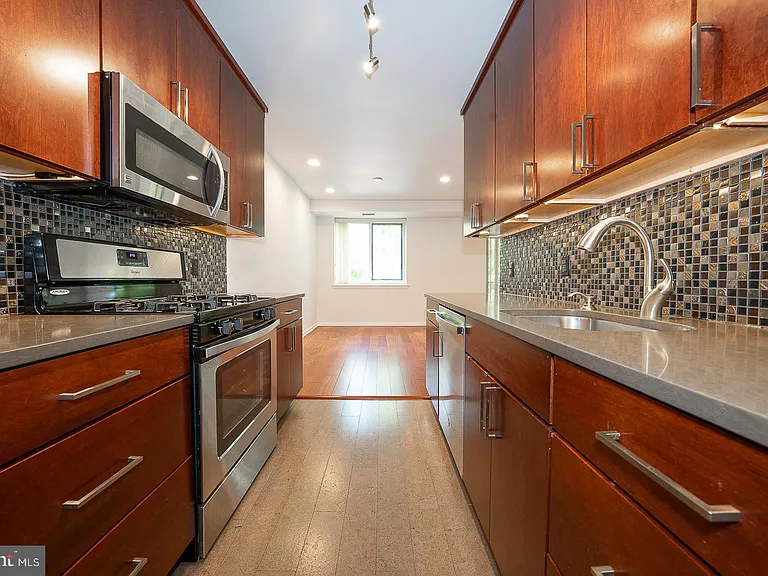 1640 Oakwood Dr #W-216 — Photo 16