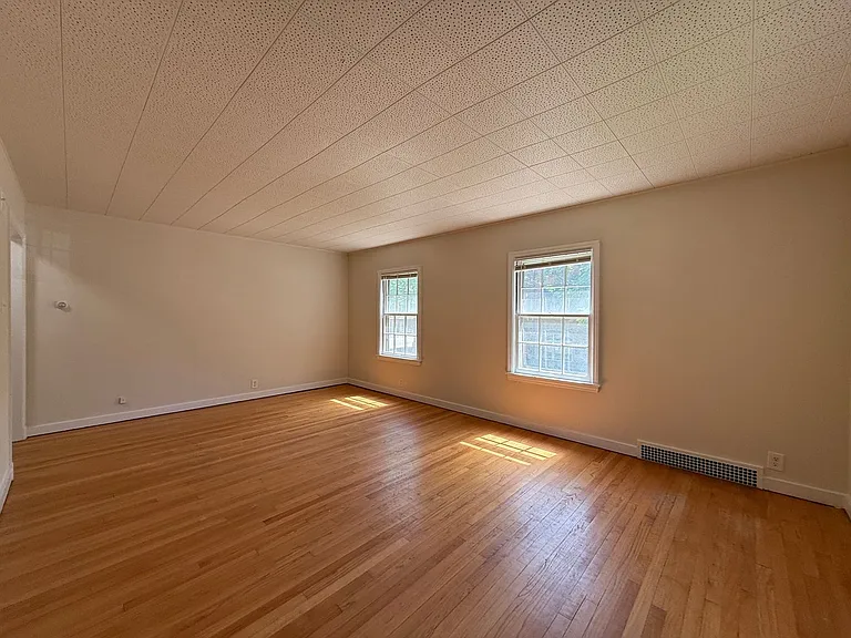 208 S Chestnut Ave — Photo 12