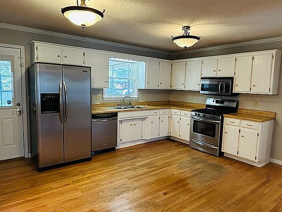 4th image of 2146 Berkshire Ln
