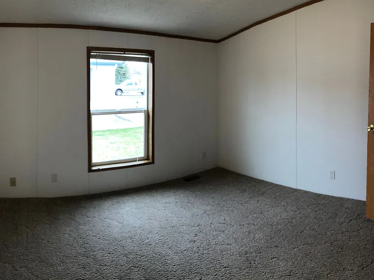 2729 Cahill St — Photo 9
