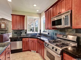 6529 SE Dunbar Dr, Portland, OR 97236