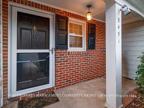 3rd image of 9451 Kings Falls Dr