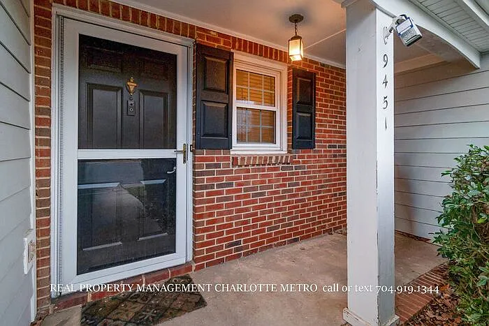 9451 Kings Falls Dr — Photo 3