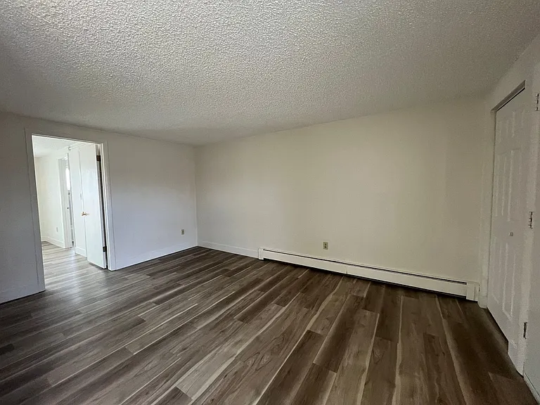 10th Street Square Apartments — Photo 34