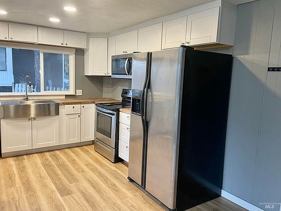 2nd image of 730 S Ponderosa Dr #9