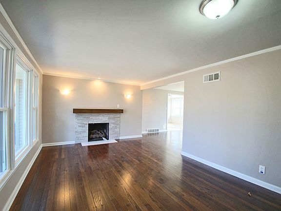 2nd image of 7335 Rosewood St