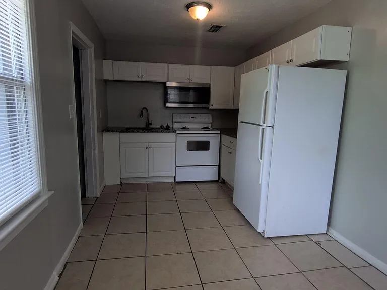 5217 Mays Dr — Photo 4