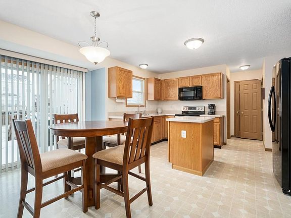 2nd image of 8076 Willow Brook Csg Dr
