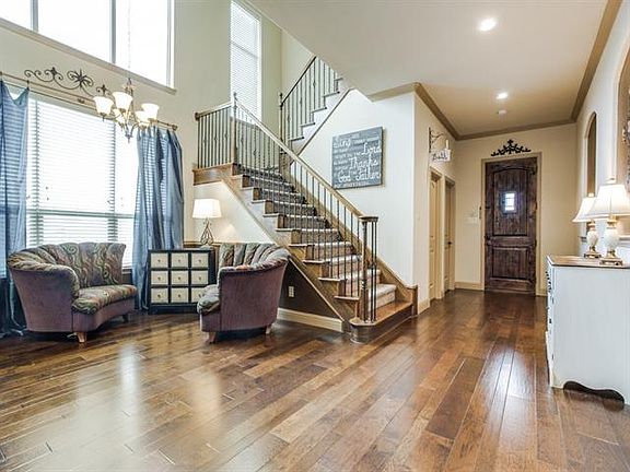 5th image of 1600 Medina Ln