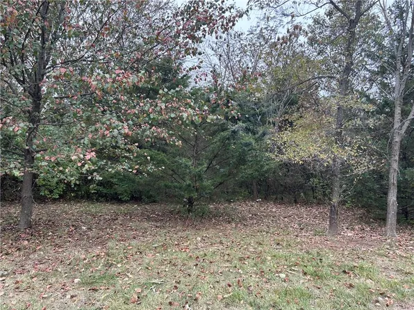 3919 Reno Rd, Ottawa, KS 66067