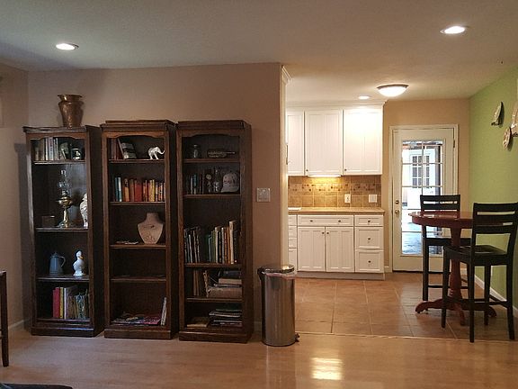 4th image of 3819 Maui Dr