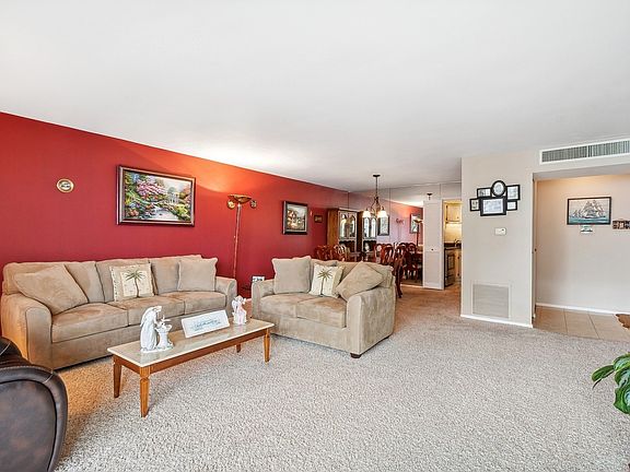 5th image of 6033 N Sheridan Rd APT 13H