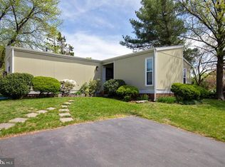 7109 Beverly Park Dr, Springfield, VA 22150