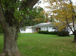 302 & J Rd, Hamlin, PA 18427