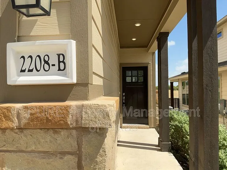 2208 Cornfield Dr #B — Photo 2