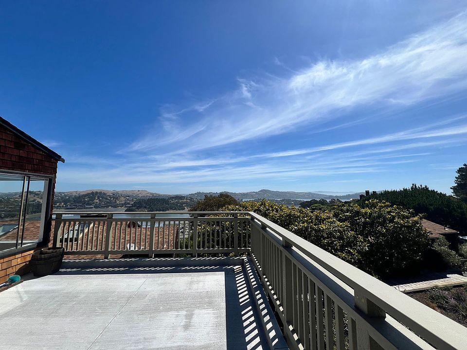 1st image of 240 Headlands Ct