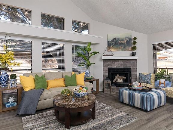 3rd image of 4765 Jasmine Dr
