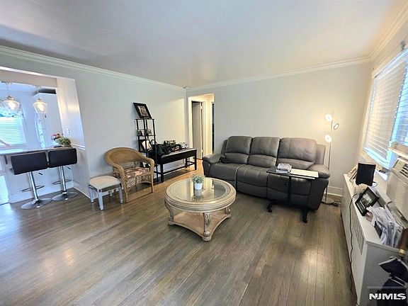 3rd image of 2209D Center Avenue #D