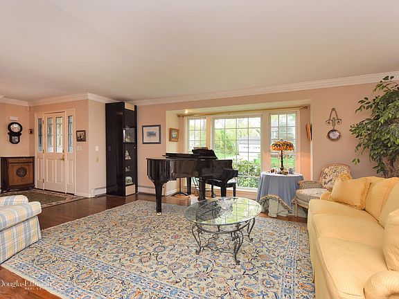 3rd image of 17 Laurel Pl
