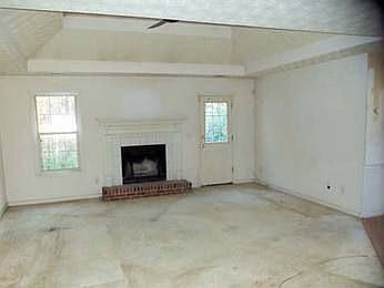2nd image of 20 Beaverdam Ln