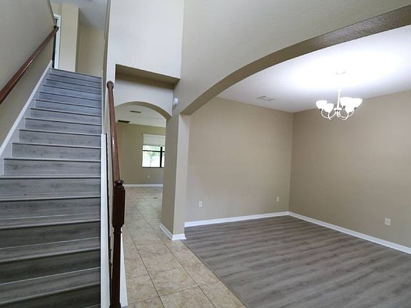 5th image of 1208 Oakcrest Dr