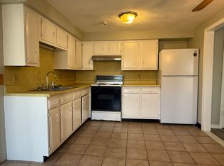 140 Arnold St E #2L, Riverside, RI 02915