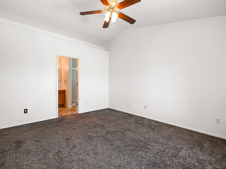 658 N Katie Way — Photo 21
