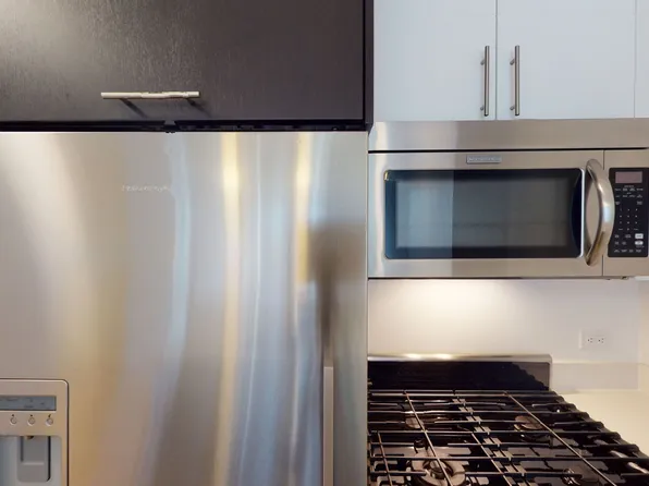 795 Columbus Avenue image 2 of 9