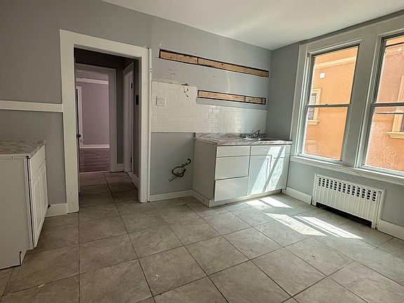 5th image of 125 Paine Ave #2L