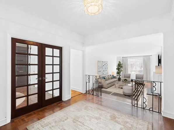 25 Central Park West image 3 of 6