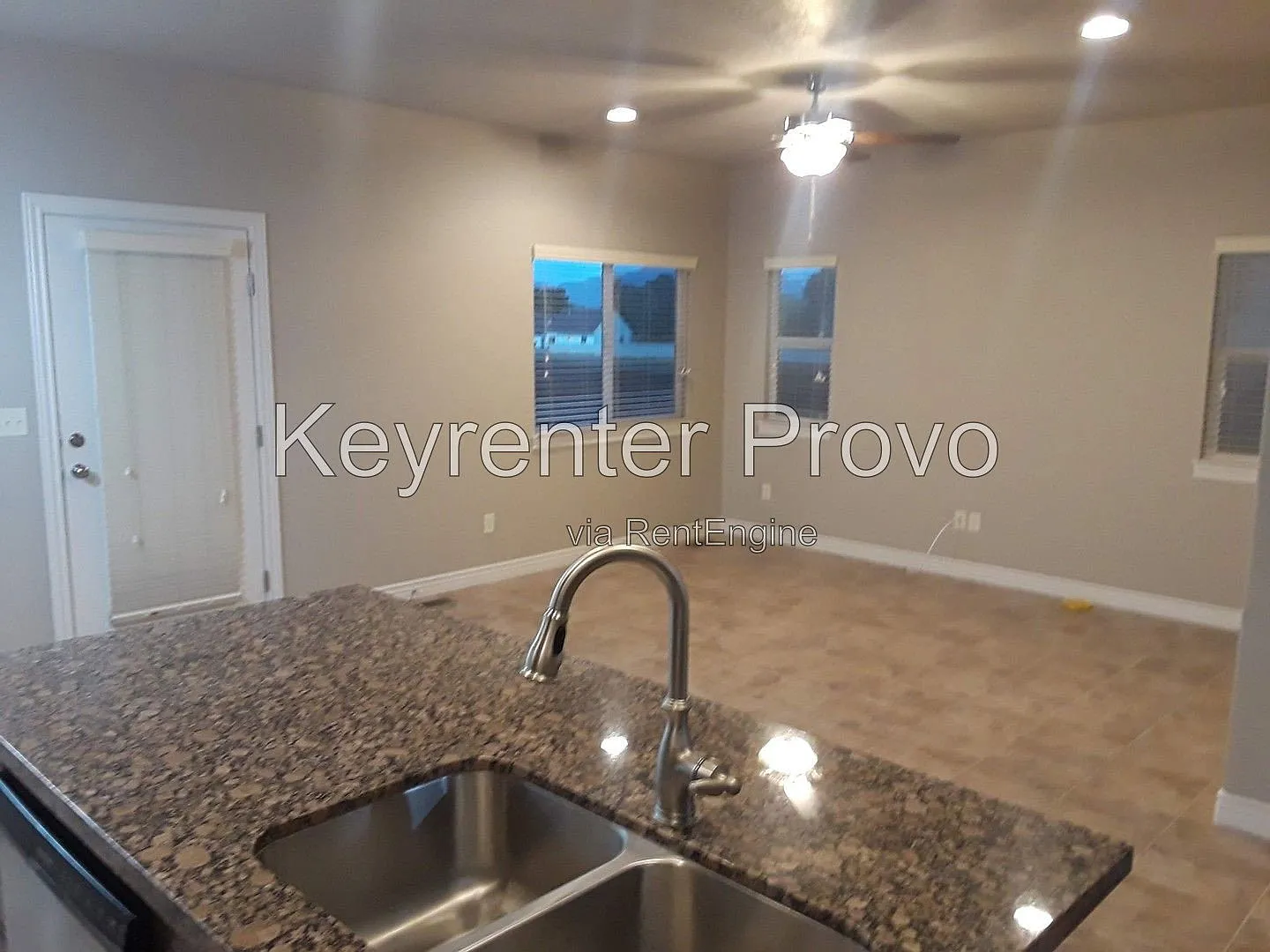 4 bed, 2.5 bath, 2303 sqft, $2,300 — Photo 4