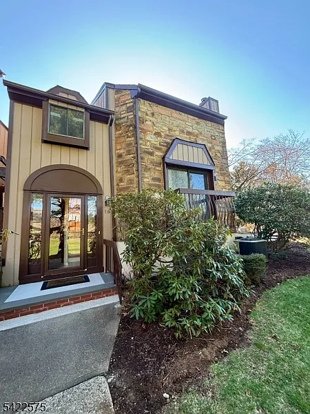 15 Delbarton Ct photo 1