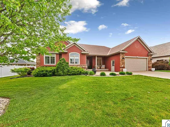 112 Jacob Dr, Mankato, MN 56001