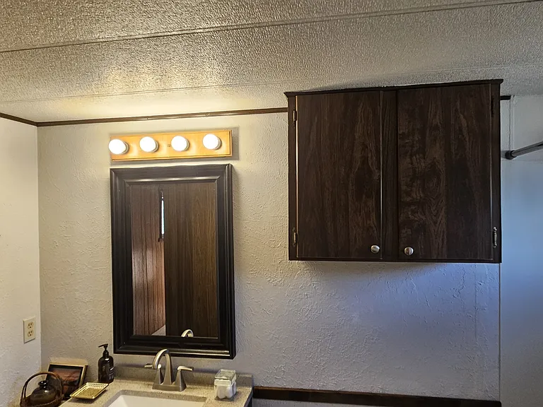 7 Bert Rd — Photo 23