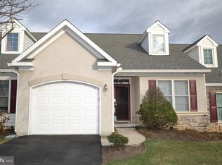 3 York Ct, Lancaster, PA 17602