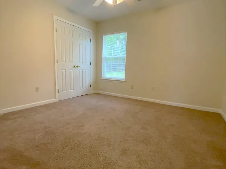307 Starling Dr — Photo 11