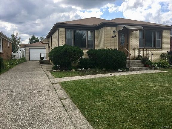 2nd image of 209 Cortland Ave