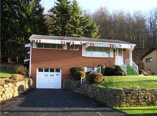 3196 Vermont Dr, Lower Burrell, PA