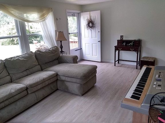 3rd image of 27178 Birch Manor Cir