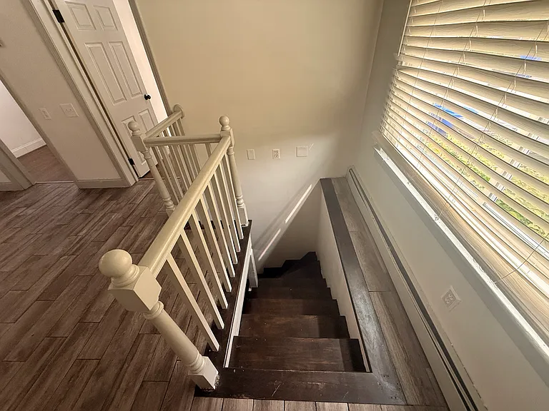 384 Juniper St #1 — Photo 7