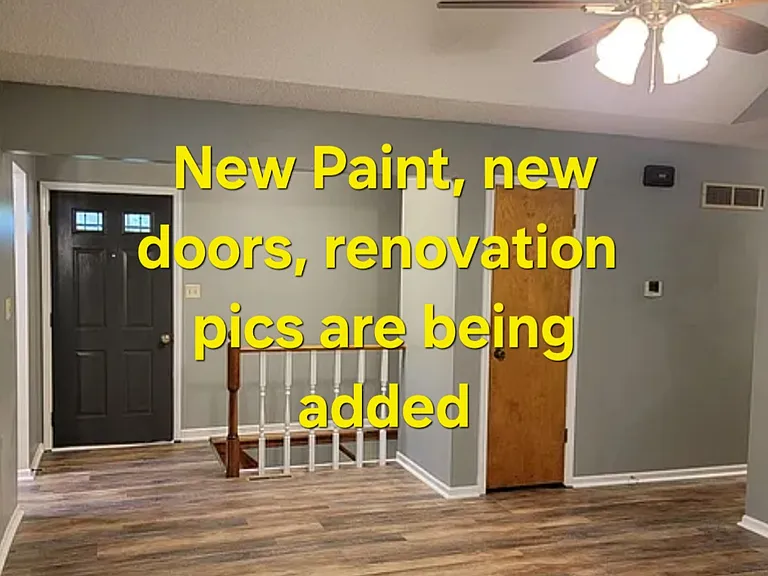 307 SE Greystone Dr — Photo 3