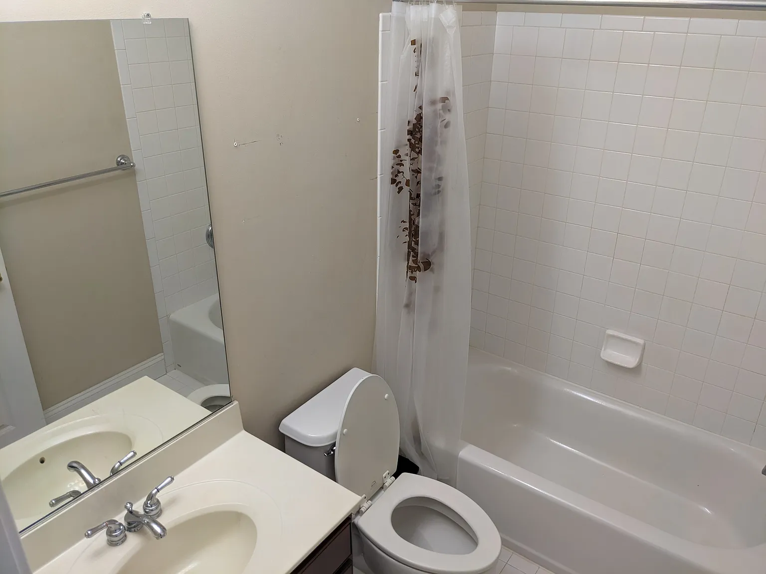 Old Ellicott Cir, Ellicott City — Photo 1