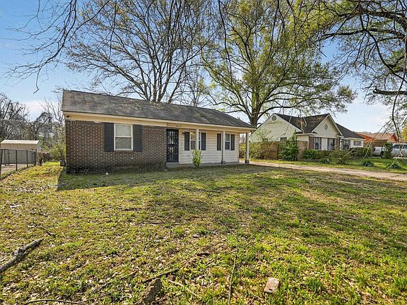 3rd image of 4118 Westmont Rd