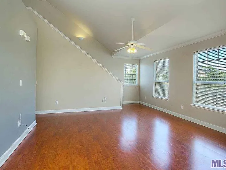 4441 Burbank Dr #608 — Photo 4