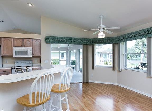 4th image of 7575 Woodland Bend Cir